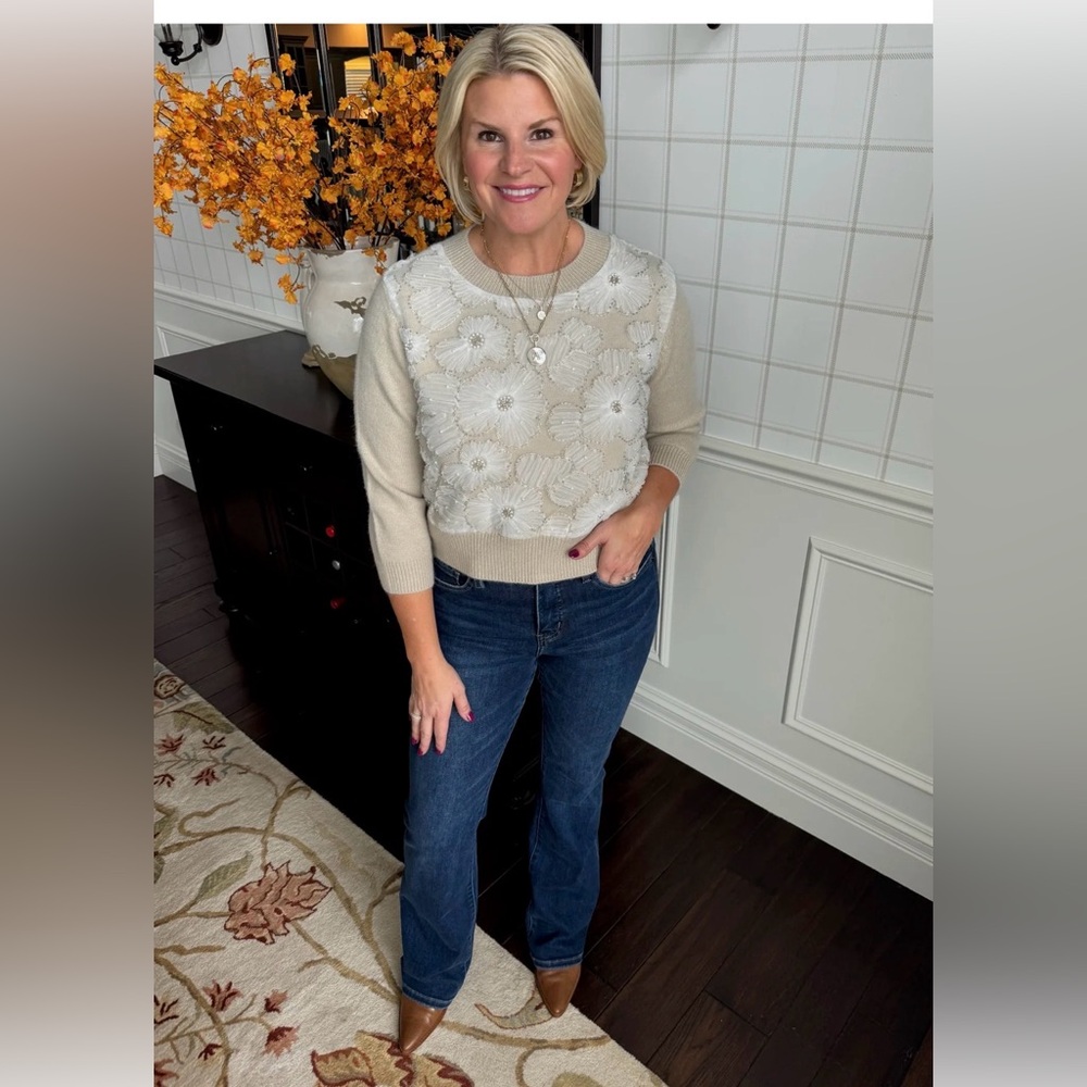 Floral Beige and White Sweater NWT Astrid Medium - Picture 2 of 4